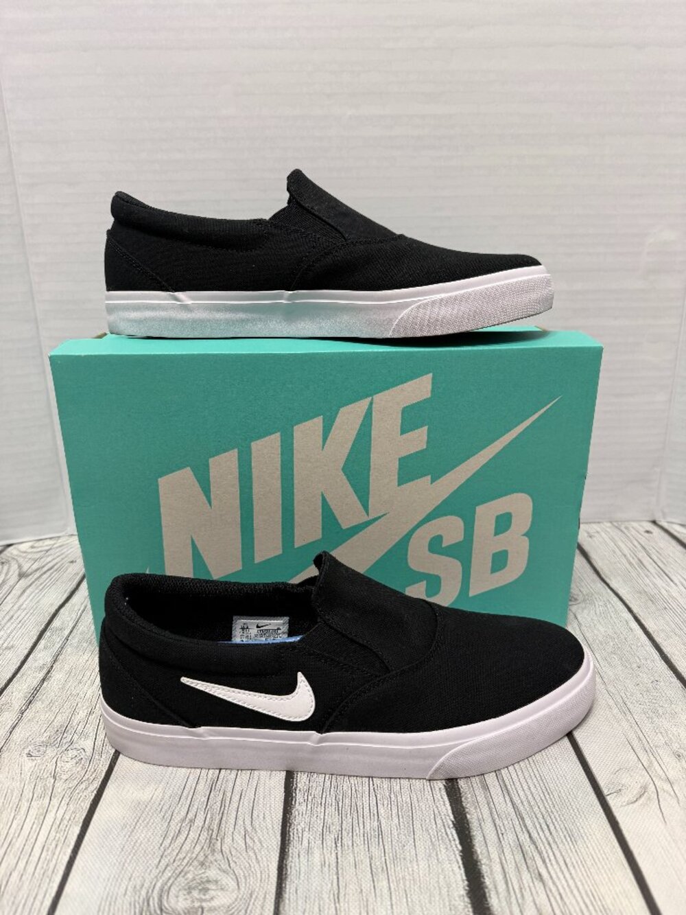 Nike Charge Slip-on